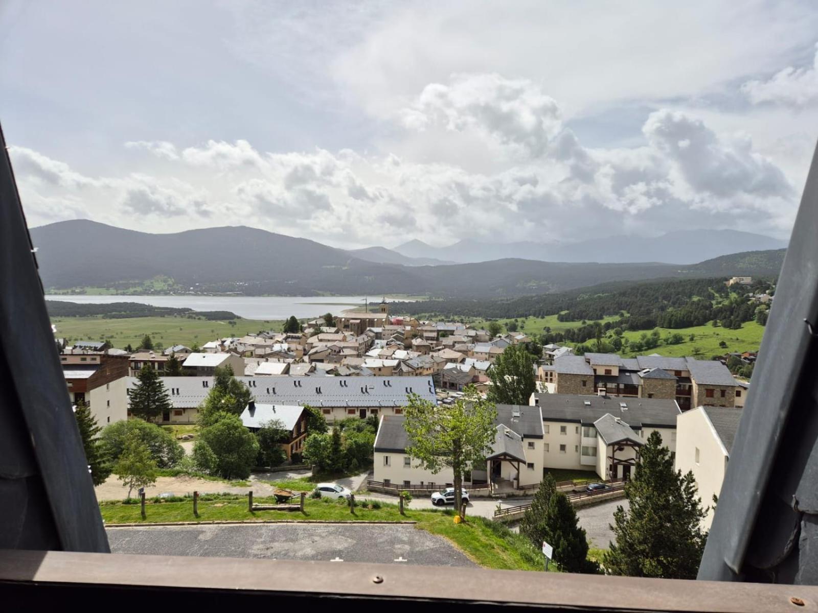 Studio Avec Loggia Les Angles - Superbe Vue Sur Lac Et Montagnes Экстерьер фото