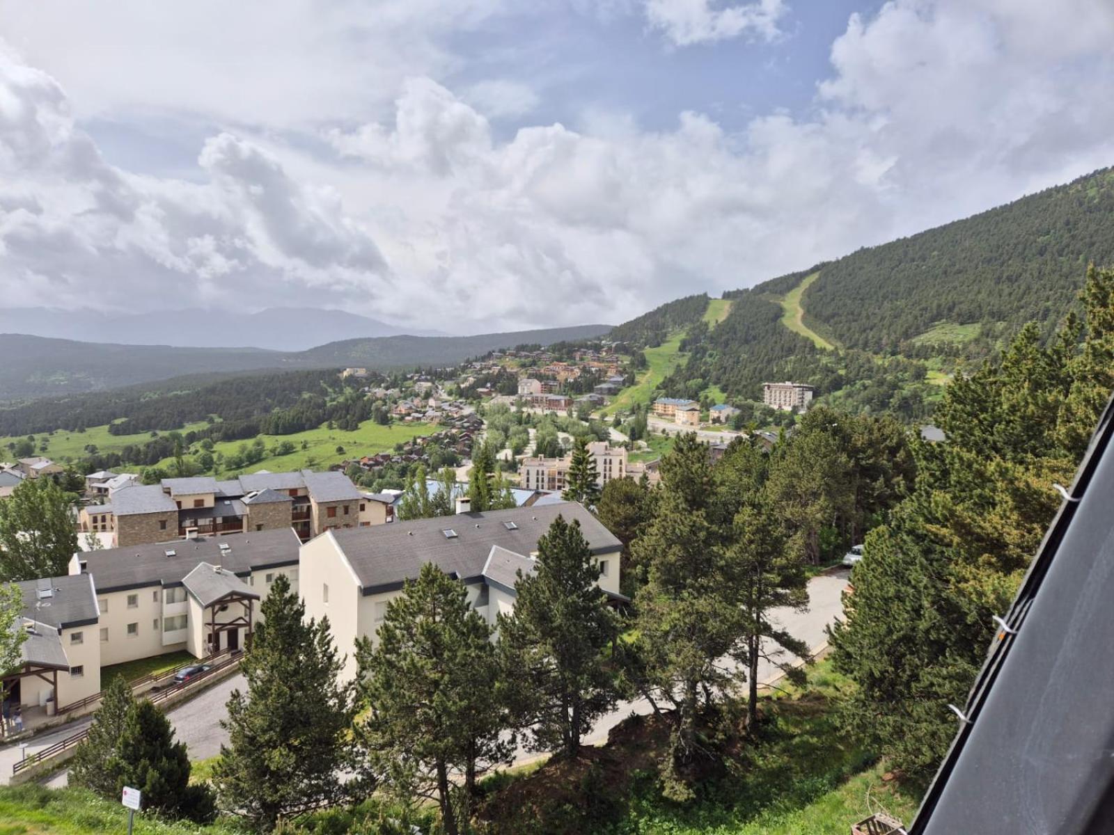 Studio Avec Loggia Les Angles - Superbe Vue Sur Lac Et Montagnes Экстерьер фото